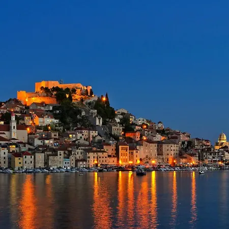 Beachfront In Razanj-sibenik Riviera 7145 Apartamento